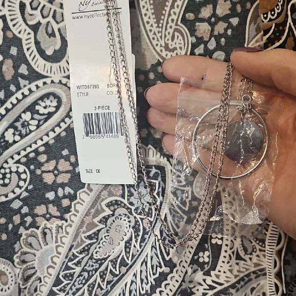 Elegant Paisley Women's Blouse - Black, White, and Brown - Picture 3 of 8